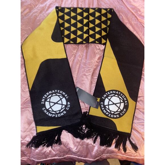 International Championship Cup Ruffneck Scarf Black Yellow‎ New With Tags - Picture 4 of 8